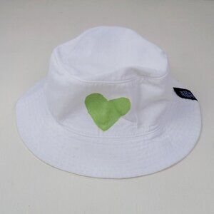 new! handmade white bucket hat hand painted green heart